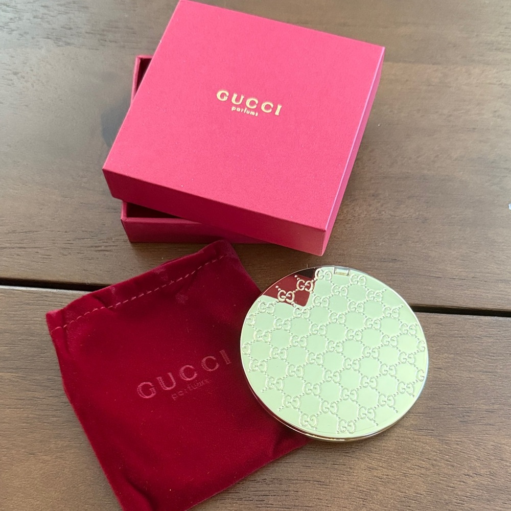 Gucci GWP Gold Round Compact in Red Gift Box